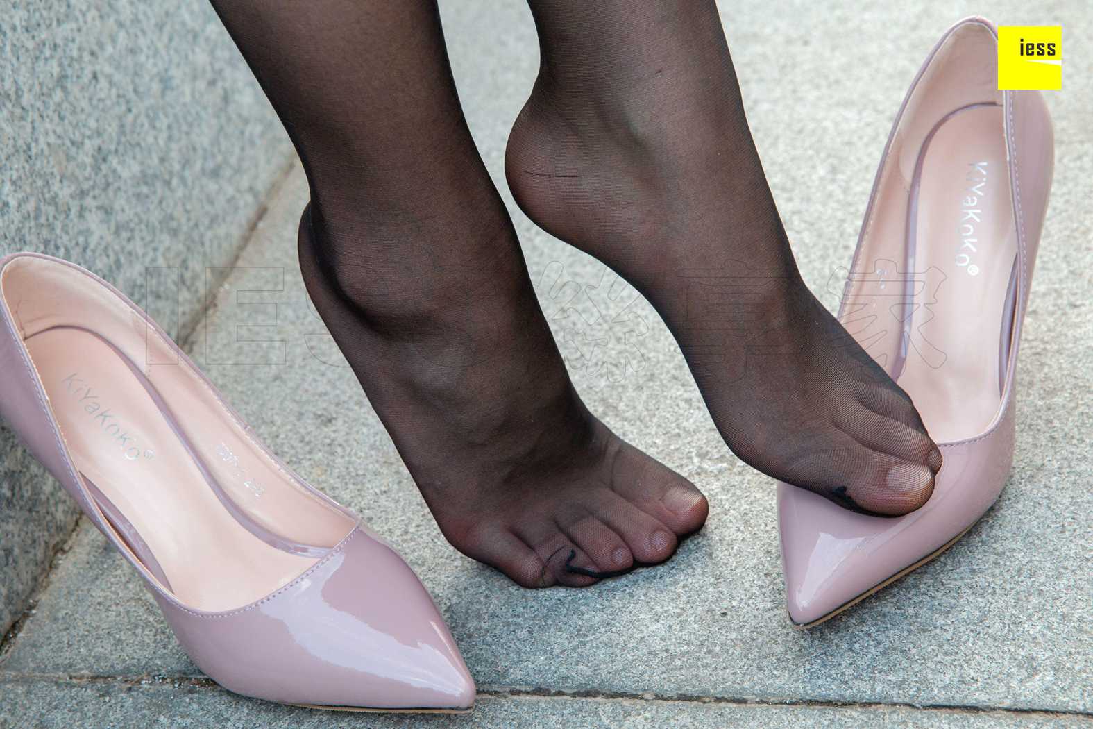 图片[27]-[IESS异思趣向] 2018.09.19 丝享家319：《楼顶上的黑丝女Ⅱ》暖暖 在线浏览 – 速更版-美库