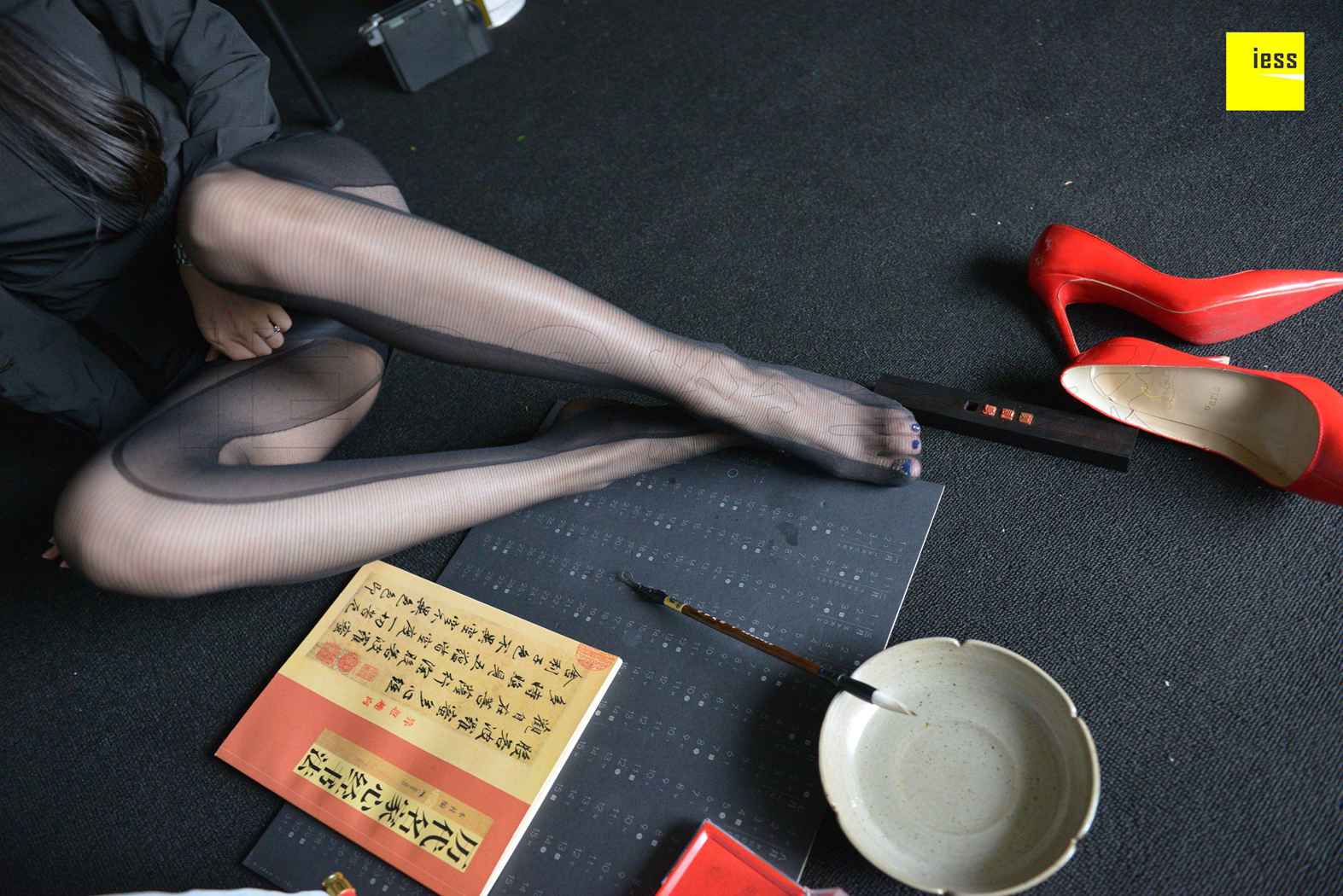 图片[40]-[IESS异思趣向] 2018.09.17 丝享家317：《辣妈黑色时装袜》辣妈（君君） 在线浏览 – 速更版-美库