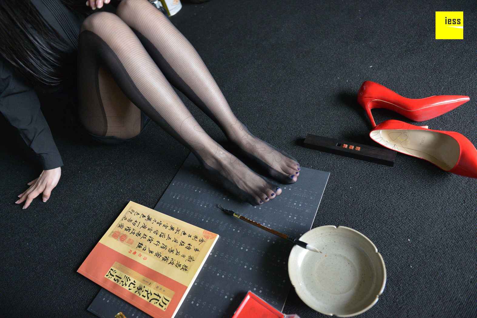 图片[50]-[IESS异思趣向] 2018.09.17 丝享家317：《辣妈黑色时装袜》辣妈（君君） 在线浏览 – 速更版-美库