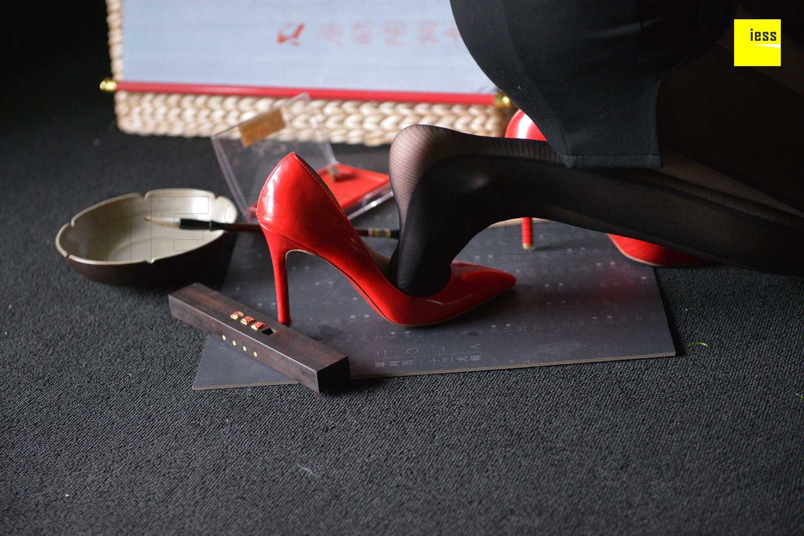 图片[25]-[IESS异思趣向] 2018.09.17 丝享家317：《辣妈黑色时装袜》辣妈（君君） 在线浏览 – 速更版-美库