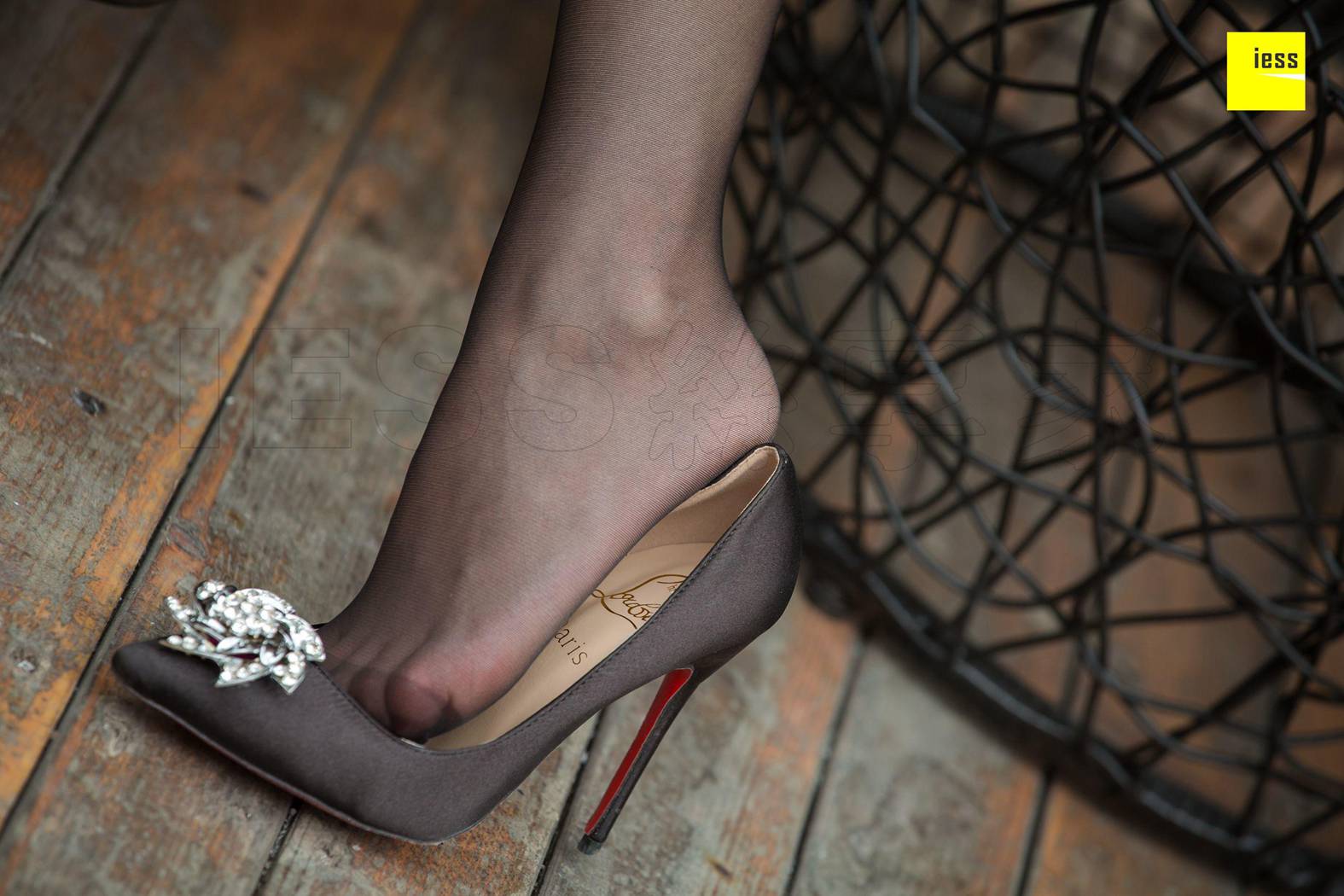 图片[12]-[IESS异思趣向] 2018.09.26 丝享家324：《那微露的趾缝》桃子 在线浏览 – 速更版-美库