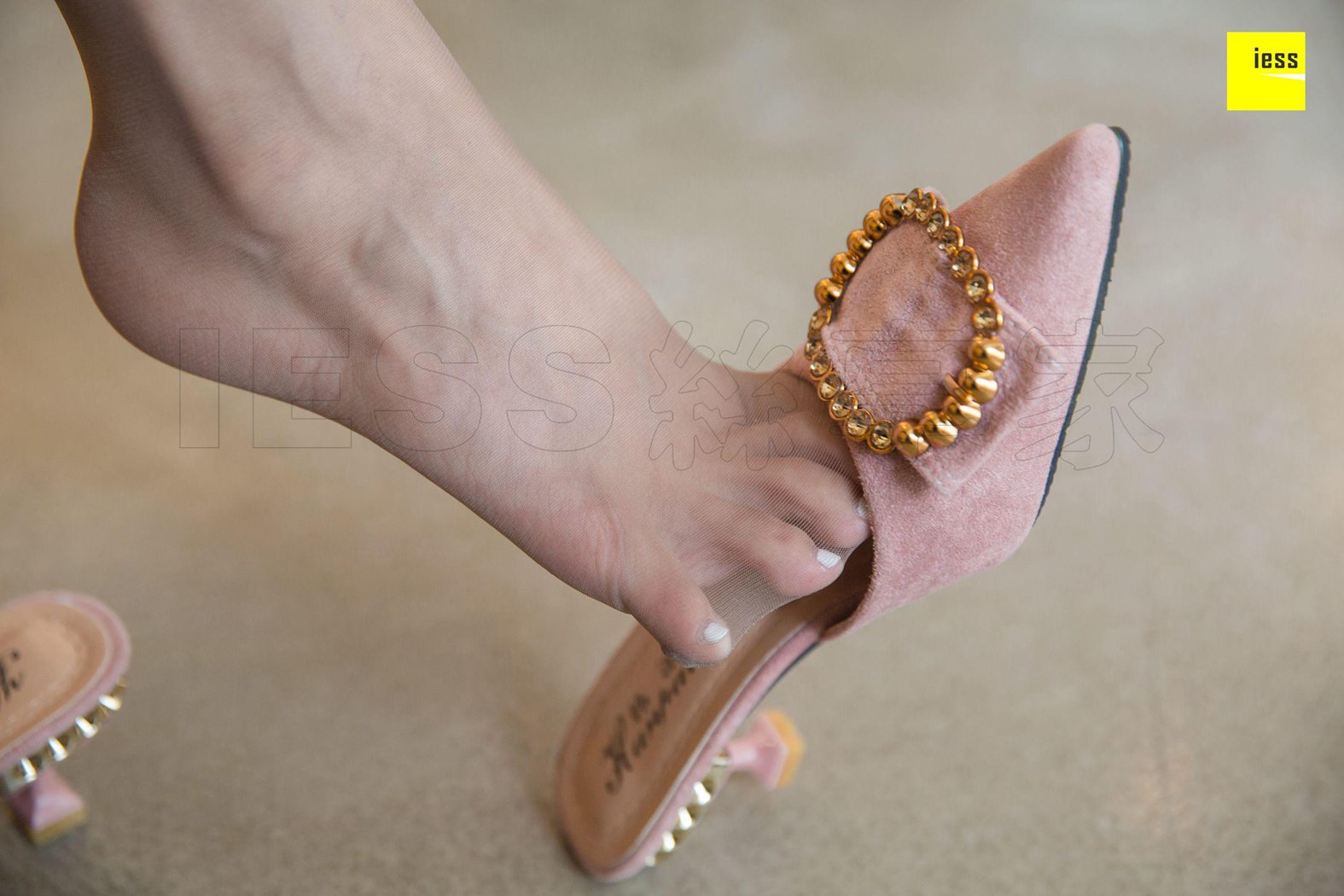 图片[35]-[IESS异思趣向] 2018.10.02 丝享家328：《辣妈知性咖啡丝》辣妈（君君） 在线浏览 – 速更版-美库