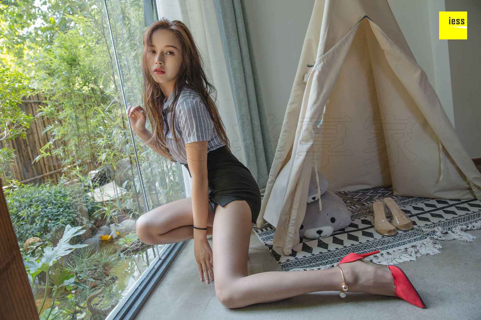 图片[81]-[IESS异思趣向] 2018.10.03 丝享家329：《小羽制服咖啡丝》小羽 在线浏览 – 速更版-美库