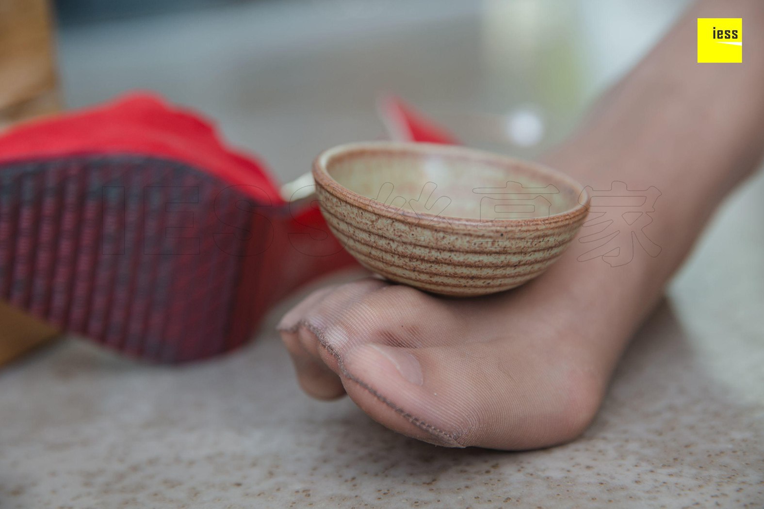 图片[45]-[IESS异思趣向] 2018.10.03 丝享家329：《小羽制服咖啡丝》小羽 在线浏览 – 速更版-美库