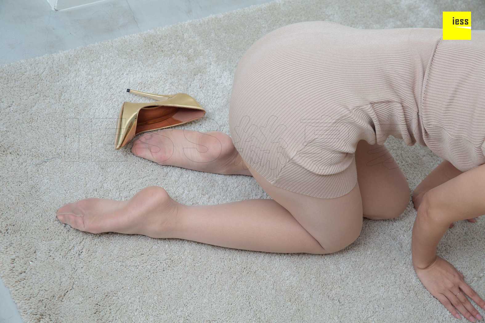 图片[13]-[IESS异思趣向] 2018.10.16 丝享家338：《秋秋妩媚包臀连衣裙》秋秋 在线浏览 – 速更版-美库