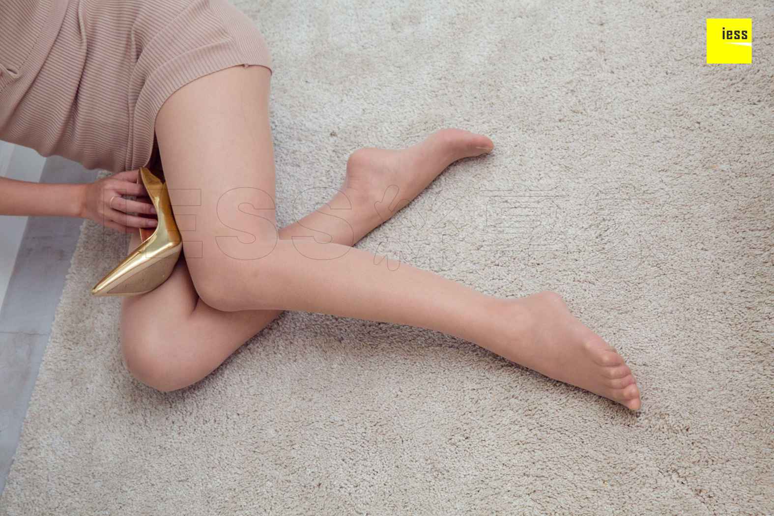 图片[81]-[IESS异思趣向] 2018.10.16 丝享家338：《秋秋妩媚包臀连衣裙》秋秋 在线浏览 – 速更版-美库