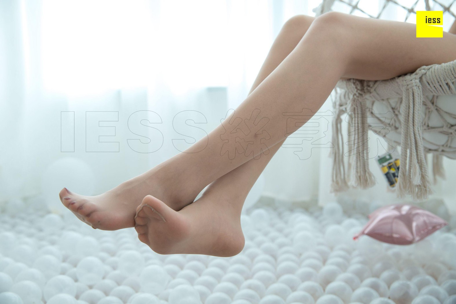 图片[7]-[IESS异思趣向] 2018.10.31 丝享家349：《红色蝴蝶结平底鞋》七七 在线浏览 – 速更版-美库