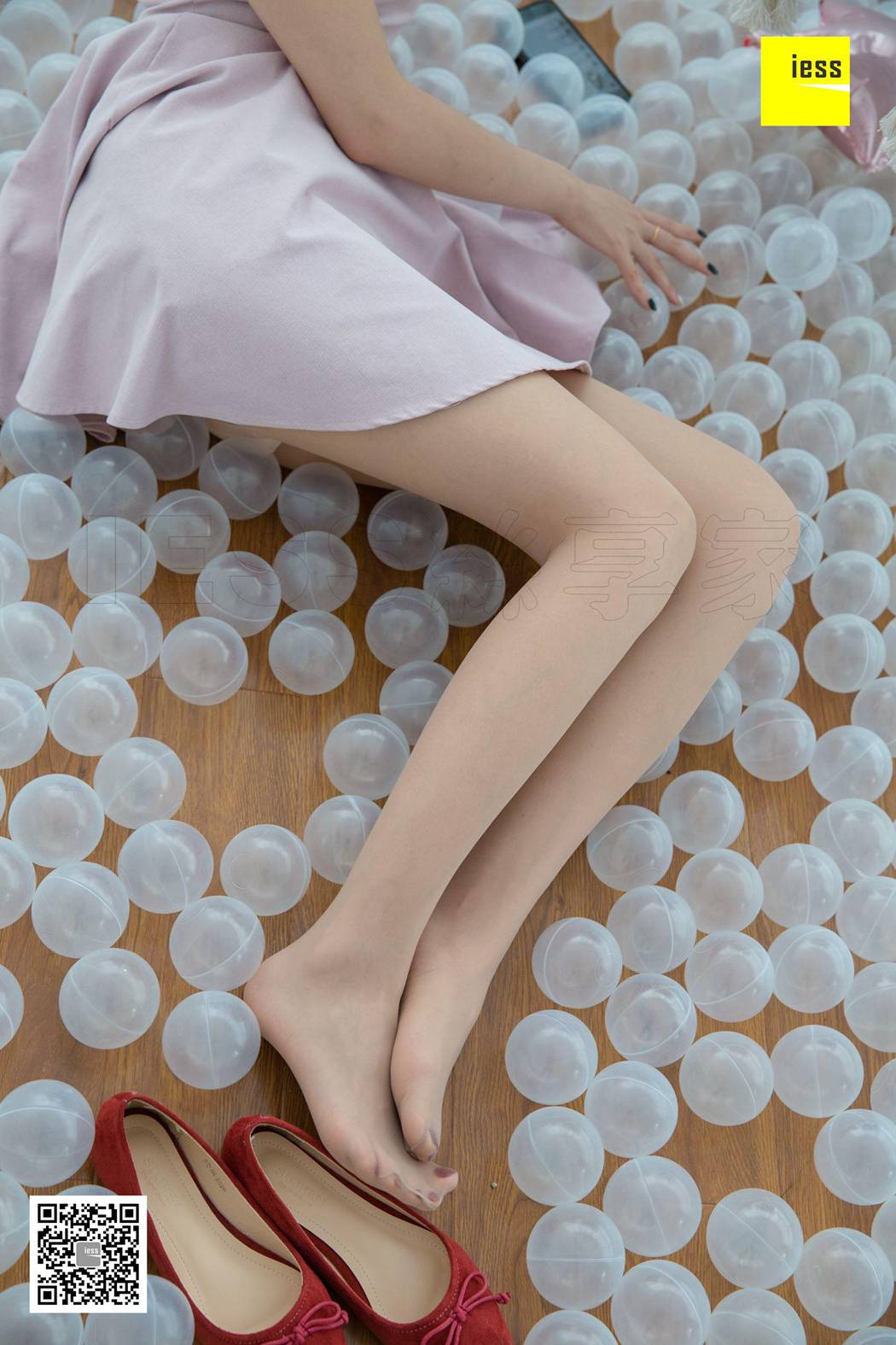 图片[52]-[IESS异思趣向] 2018.10.31 丝享家349：《红色蝴蝶结平底鞋》七七 在线浏览 – 速更版-美库