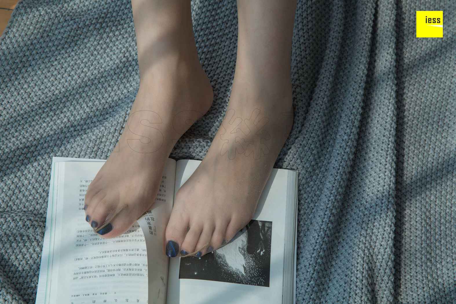 图片[10]-[IESS异思趣向] 2018.11.06 丝享家353：《紫紫甜美一字扣凉鞋》紫紫 在线浏览 – 速更版-美库