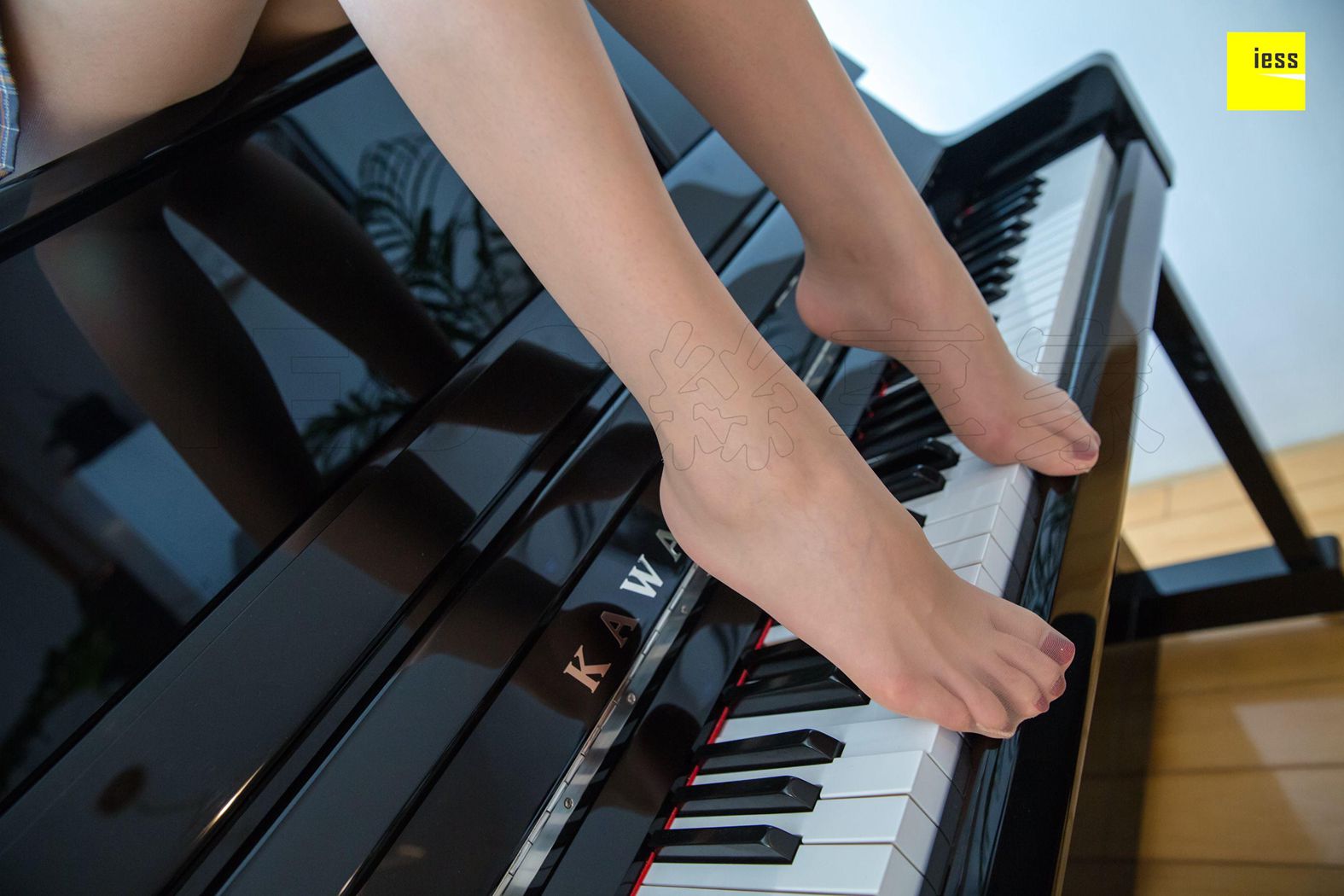 图片[37]-[IESS异思趣向] 2018.11.09 丝享家356：《黑白琴键上的美足》七七 在线浏览 – 速更版-美库