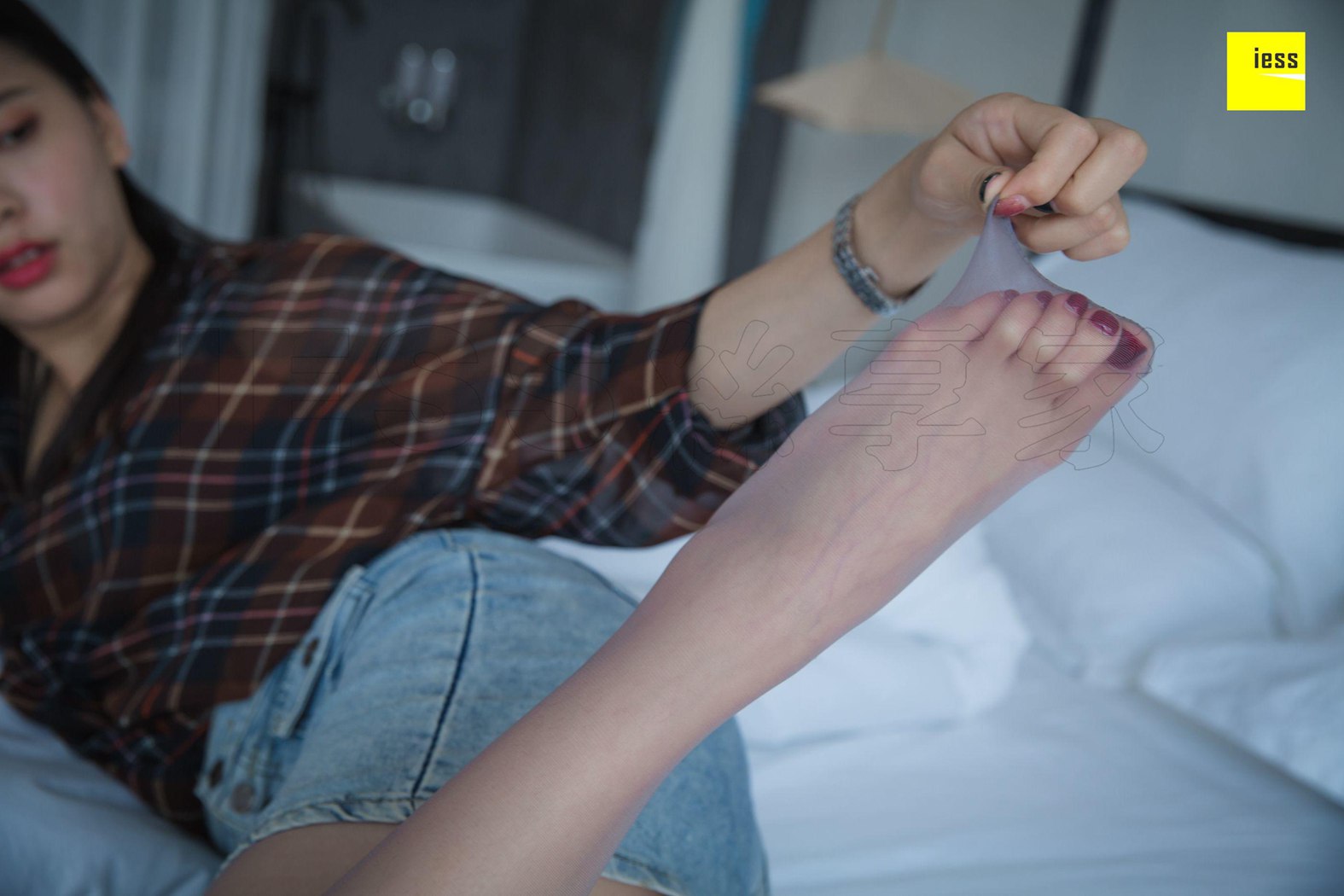 图片[6]-[IESS异思趣向] 2018.11.21 丝享家364：《拖鞋与高跟鞋》七七 在线浏览 – 速更版-美库