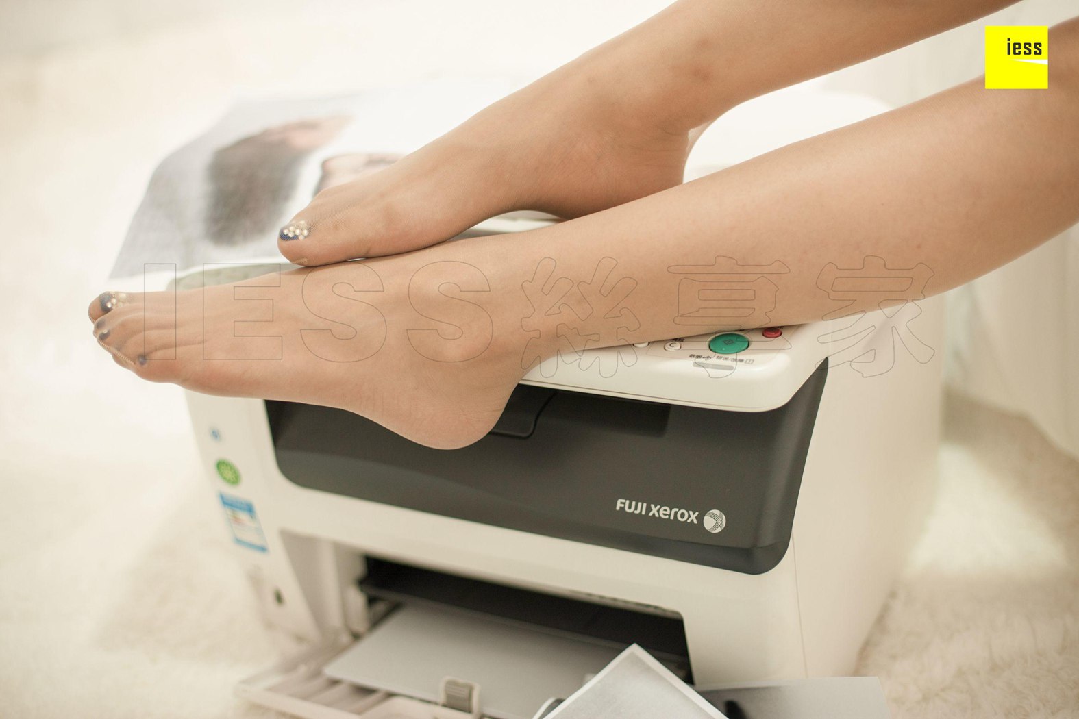 图片[7]-[IESS异思趣向] 2018.11.16 丝享家361：《偷玩复印机的女同事》辣妈（君君） 在线浏览 – 速更版-美库