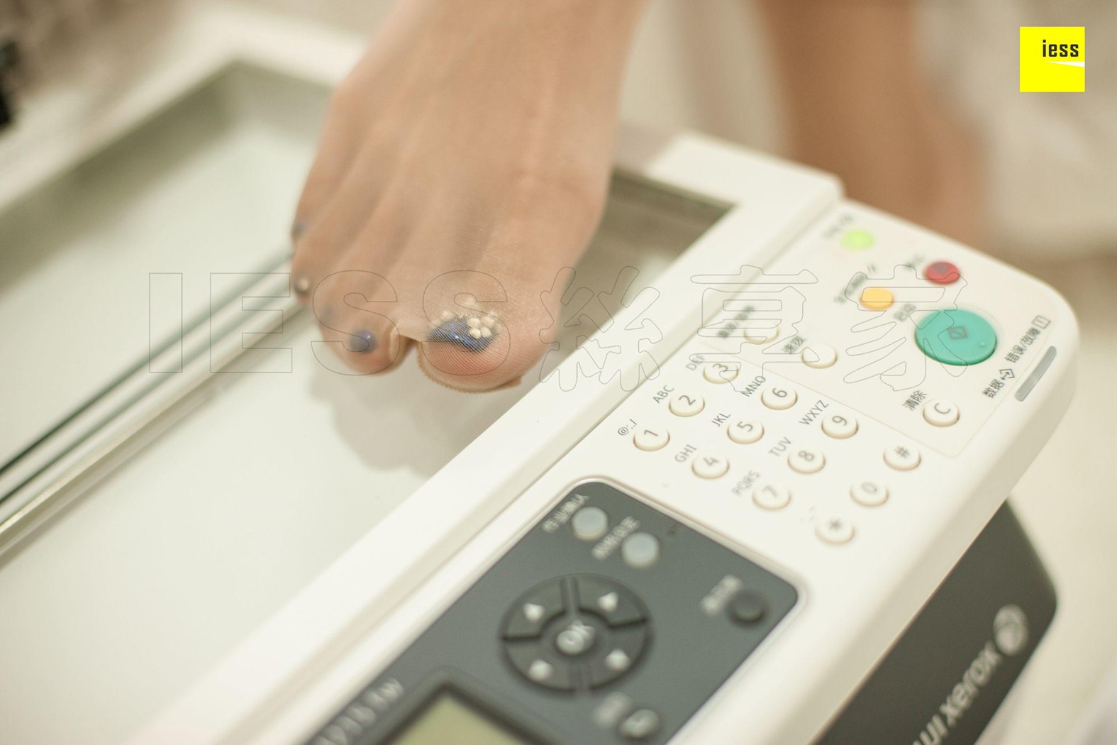 图片[76]-[IESS异思趣向] 2018.11.16 丝享家361：《偷玩复印机的女同事》辣妈（君君） 在线浏览 – 速更版-美库