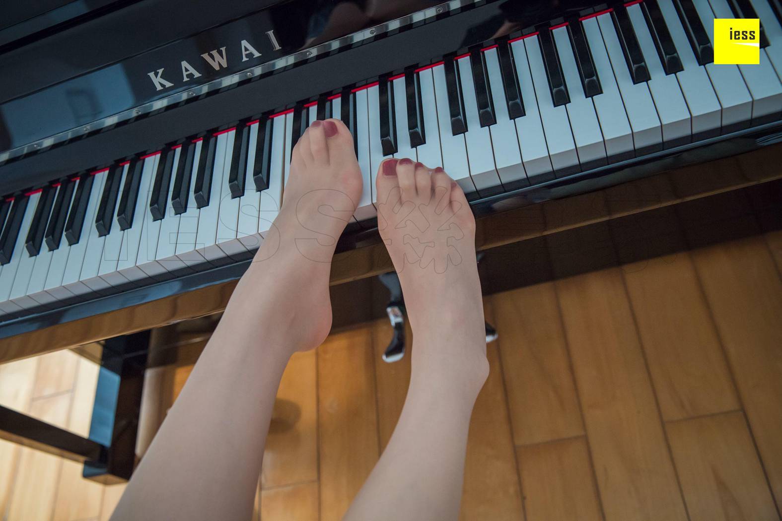 图片[22]-[IESS异思趣向] 2018.11.09 丝享家356：《黑白琴键上的美足》七七 在线浏览 – 速更版-美库