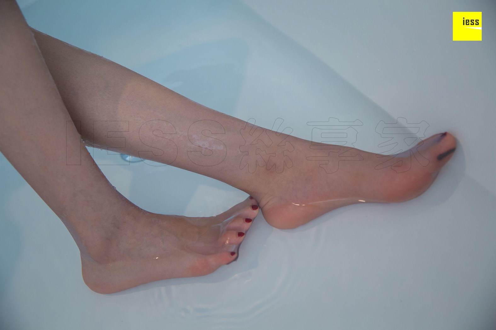 图片[97]-[IESS异思趣向] 2018.11.21 丝享家364：《拖鞋与高跟鞋》七七 在线浏览 – 速更版-美库