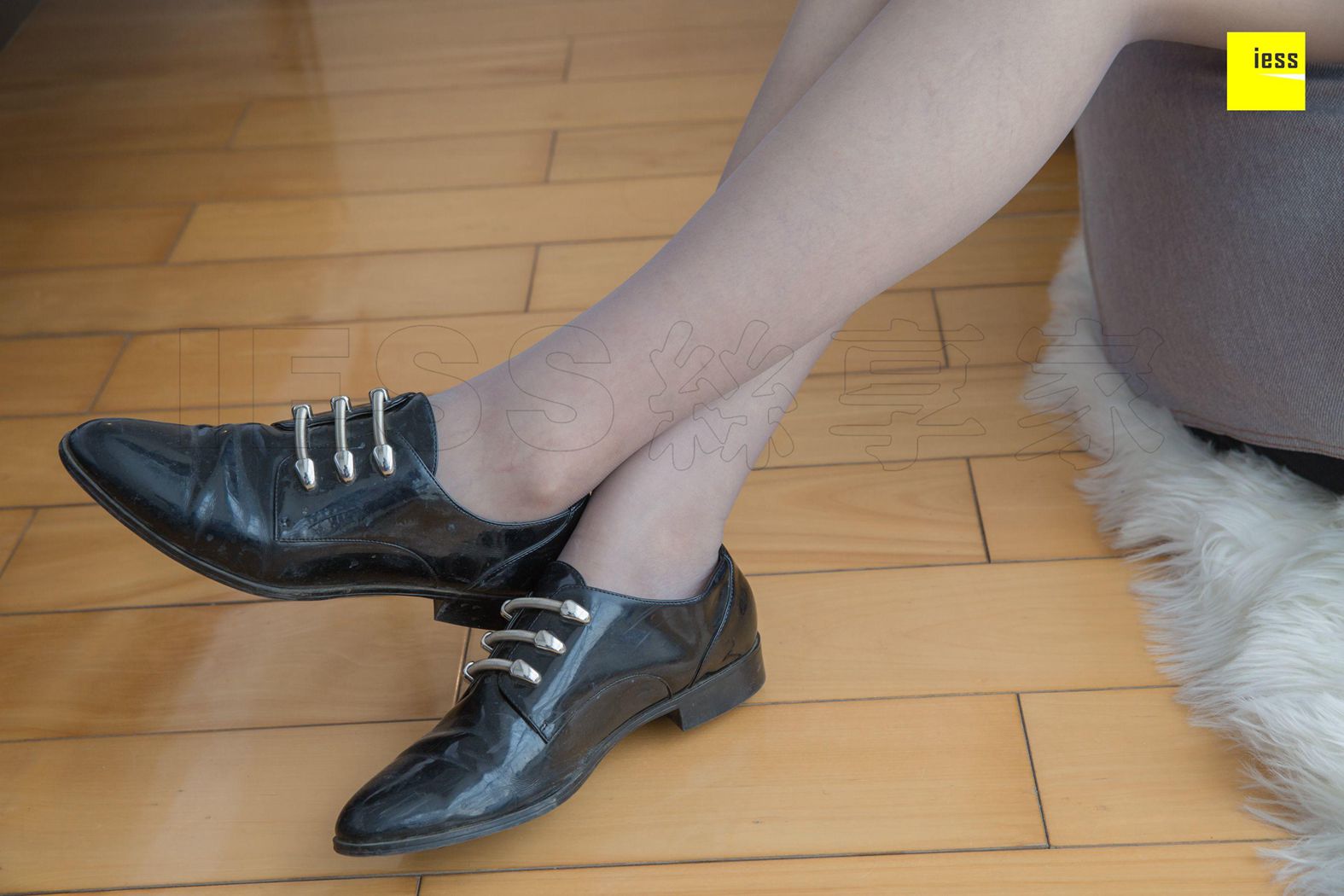 图片[7]-[IESS异思趣向] 2018.11.28 丝享家369：《紫紫漆皮小皮鞋》紫紫 在线浏览 – 速更版-美库