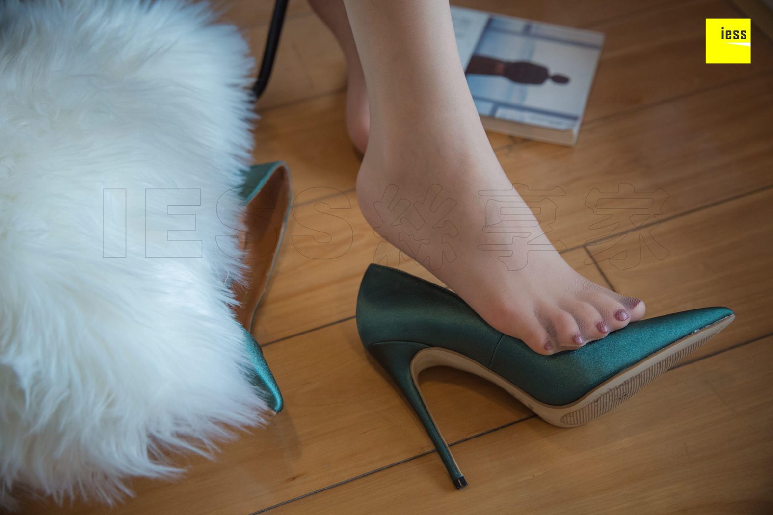 图片[78]-[IESS异思趣向] 2018.12.13 丝享家380：《七七的绿色高跟鞋》七七 在线浏览 – 速更版-美库