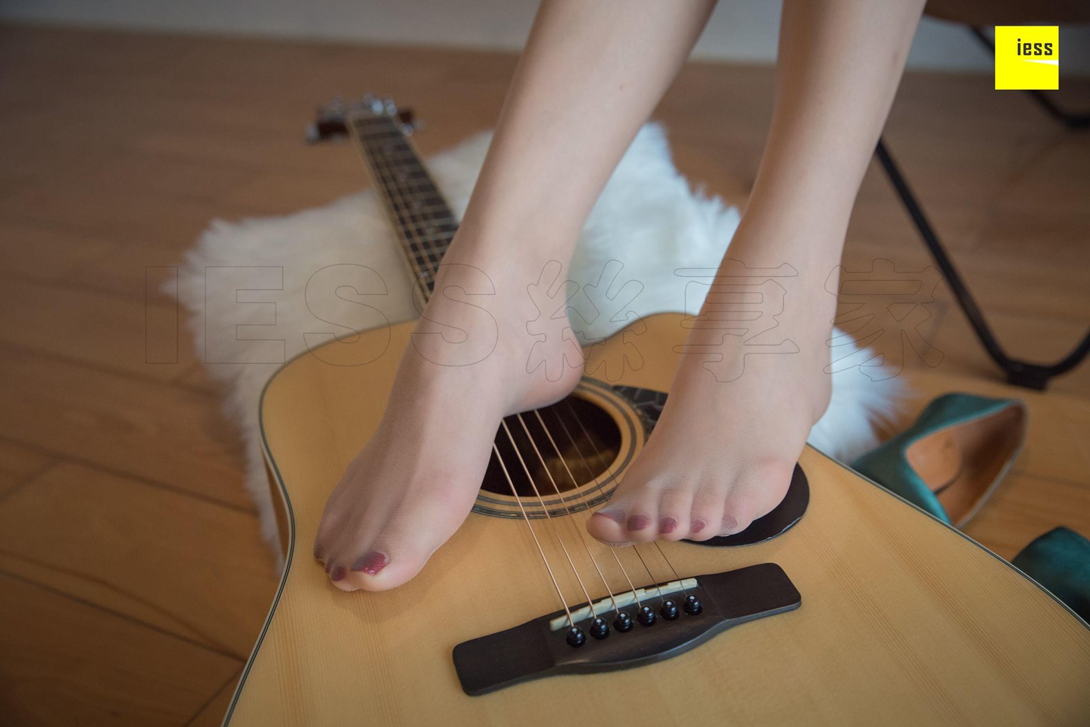 图片[13]-[IESS异思趣向] 2018.12.13 丝享家380：《七七的绿色高跟鞋》七七 在线浏览 – 速更版-美库