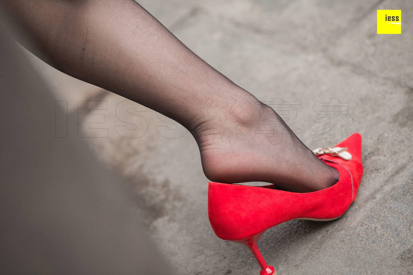 图片[35]-[IESS异思趣向] 2018.12.21 丝享家386：《气质风衣小红高》姗姗 在线浏览 – 速更版-美库