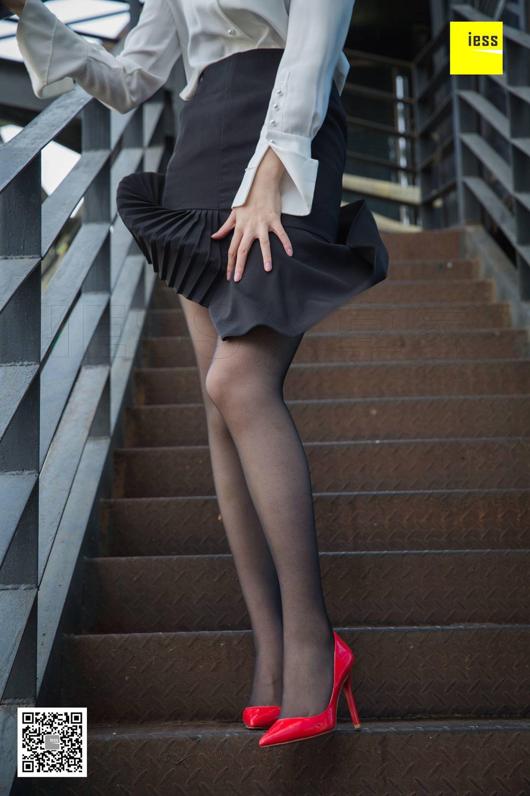 图片[84]-[IESS异思趣向] 2018.12.28 丝享家390：《被风吹乱的裙摆》紫紫 在线浏览 – 速更版-美库