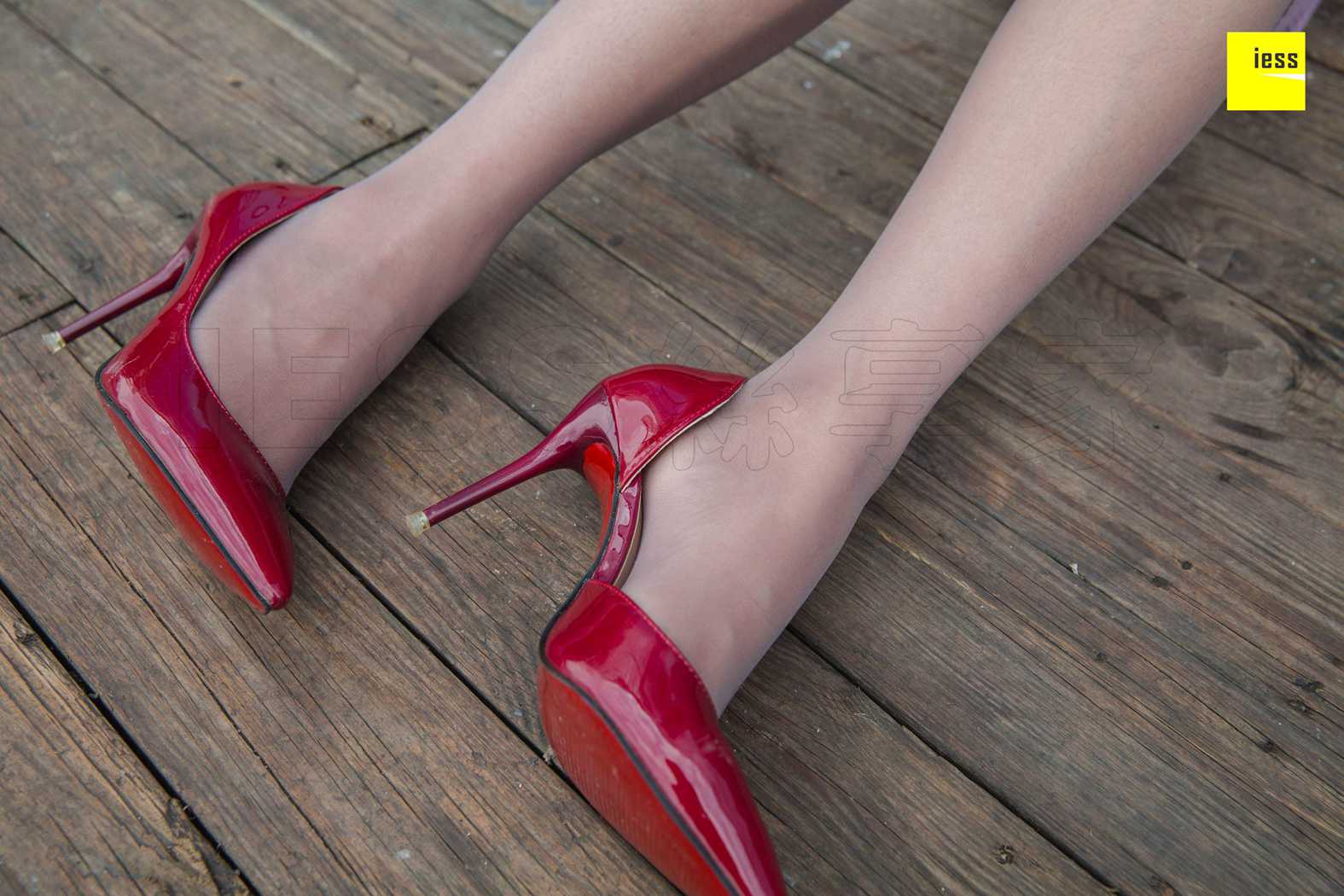 图片[28]-[IESS异思趣向] 2019.01.01 丝享家392：《婉萍祝大家元旦快乐》婉萍 在线浏览 – 速更版-美库