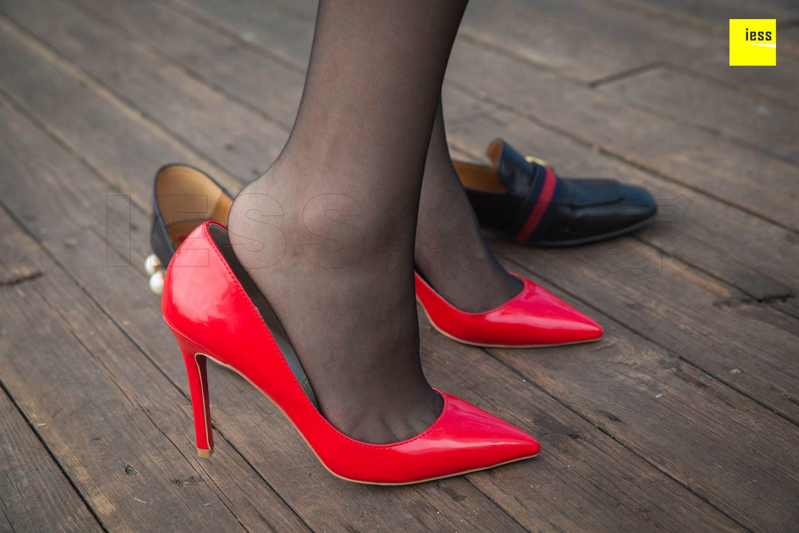 图片[38]-[IESS异思趣向] 2018.12.28 丝享家390：《被风吹乱的裙摆》紫紫 在线浏览 – 速更版-美库