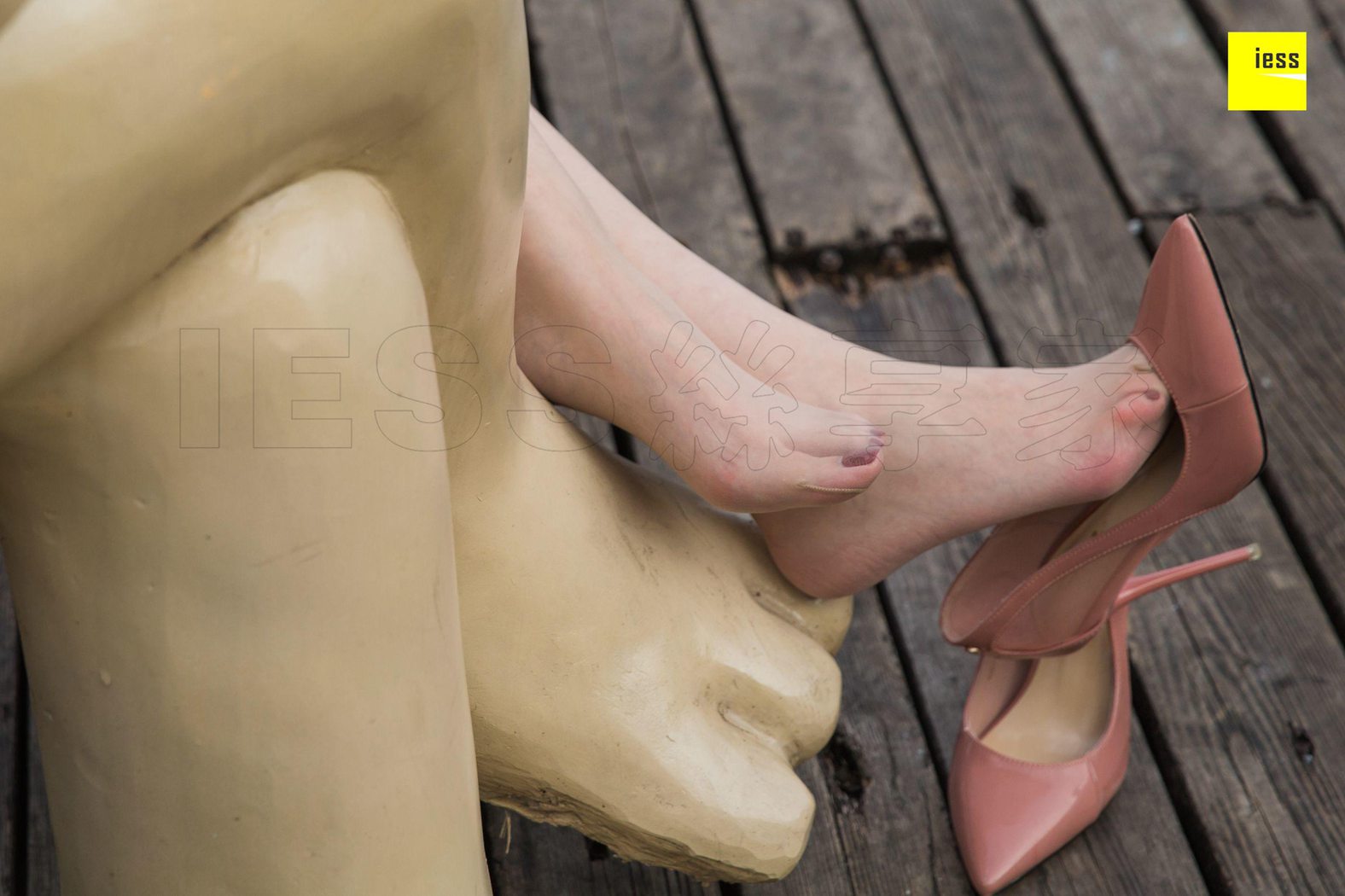 图片[37]-[IESS异思趣向] 2019.01.11 丝享家400：《紫紫的气质套装》紫紫 在线浏览 – 速更版-美库