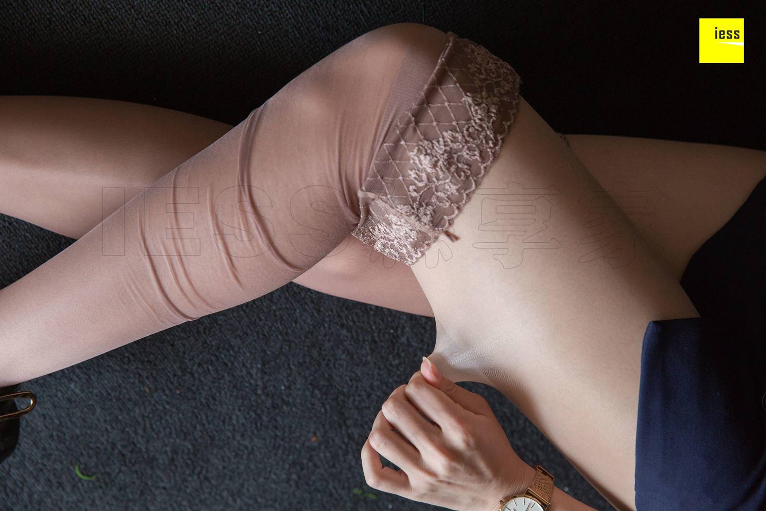 图片[61]-[IESS异思趣向] 2019.01.15 丝享家402：《秋姐的双层袜子》秋秋 在线浏览 – 速更版-美库