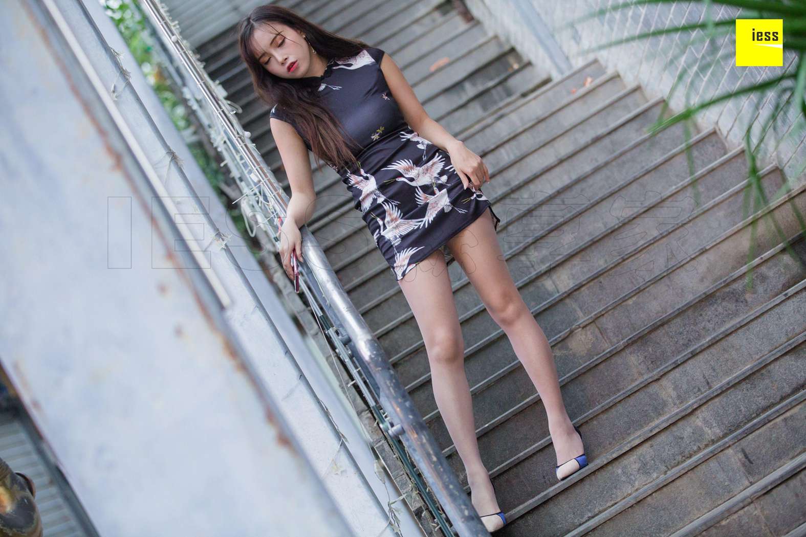 图片[75]-[IESS异思趣向] 2019.01.29 丝享家411：《小羽街拍旗袍秀》小羽 在线浏览 – 速更版-美库
