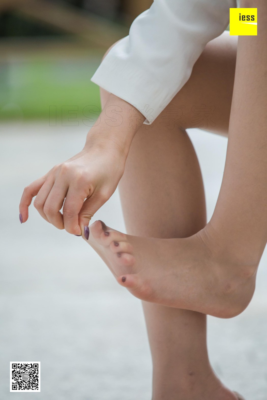 图片[4]-[IESS异思趣向] 2019.03.17 丝享家443：《九妹雨中漫步》九妹 在线浏览 – 速更版-美库