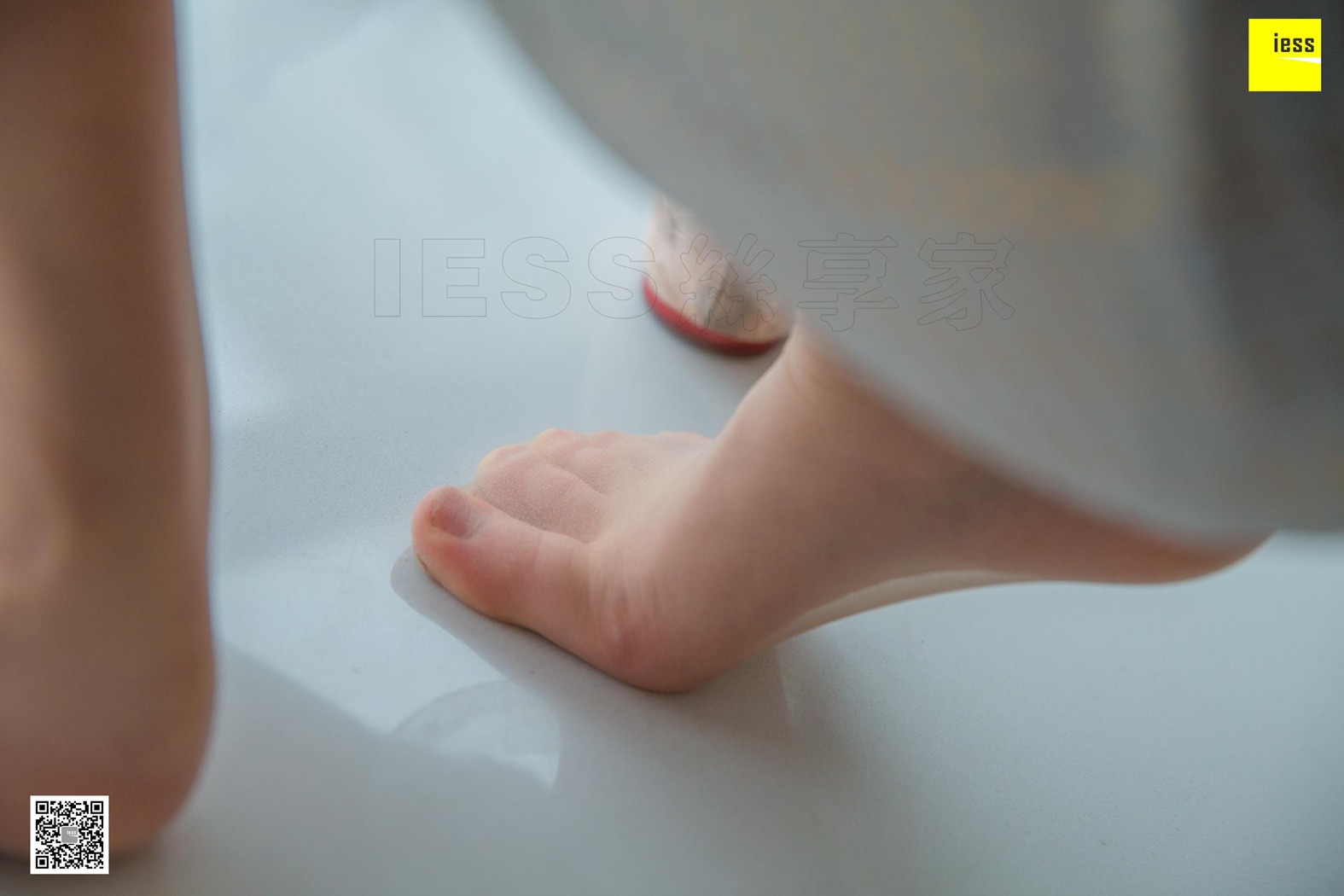 图片[4]-[IESS异思趣向] 2019.04.02 丝享家454：《姗姗的透明平底鞋》姗姗 在线浏览 – 速更版-美库