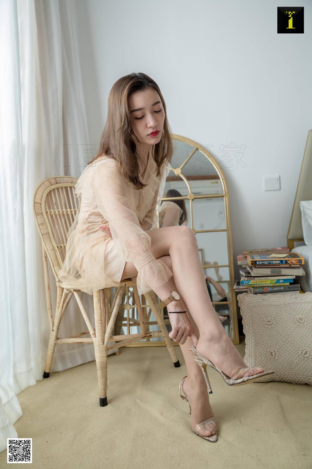 图片[33]-[IESS异思趣向] 2019.04.23 丝享家469：《秋的蛇纹尖头凉鞋》秋秋 在线浏览 – 速更版-美库