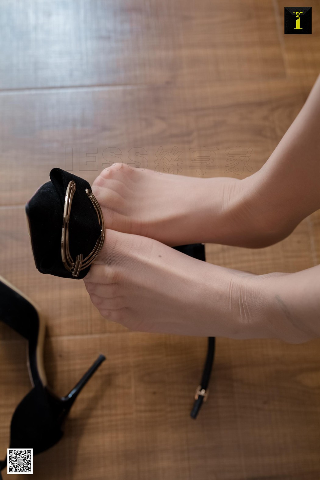 图片[11]-[IESS异思趣向] 2019.04.26 丝享家472：《小韩的黑色旗袍》小韩 在线浏览 – 速更版-美库