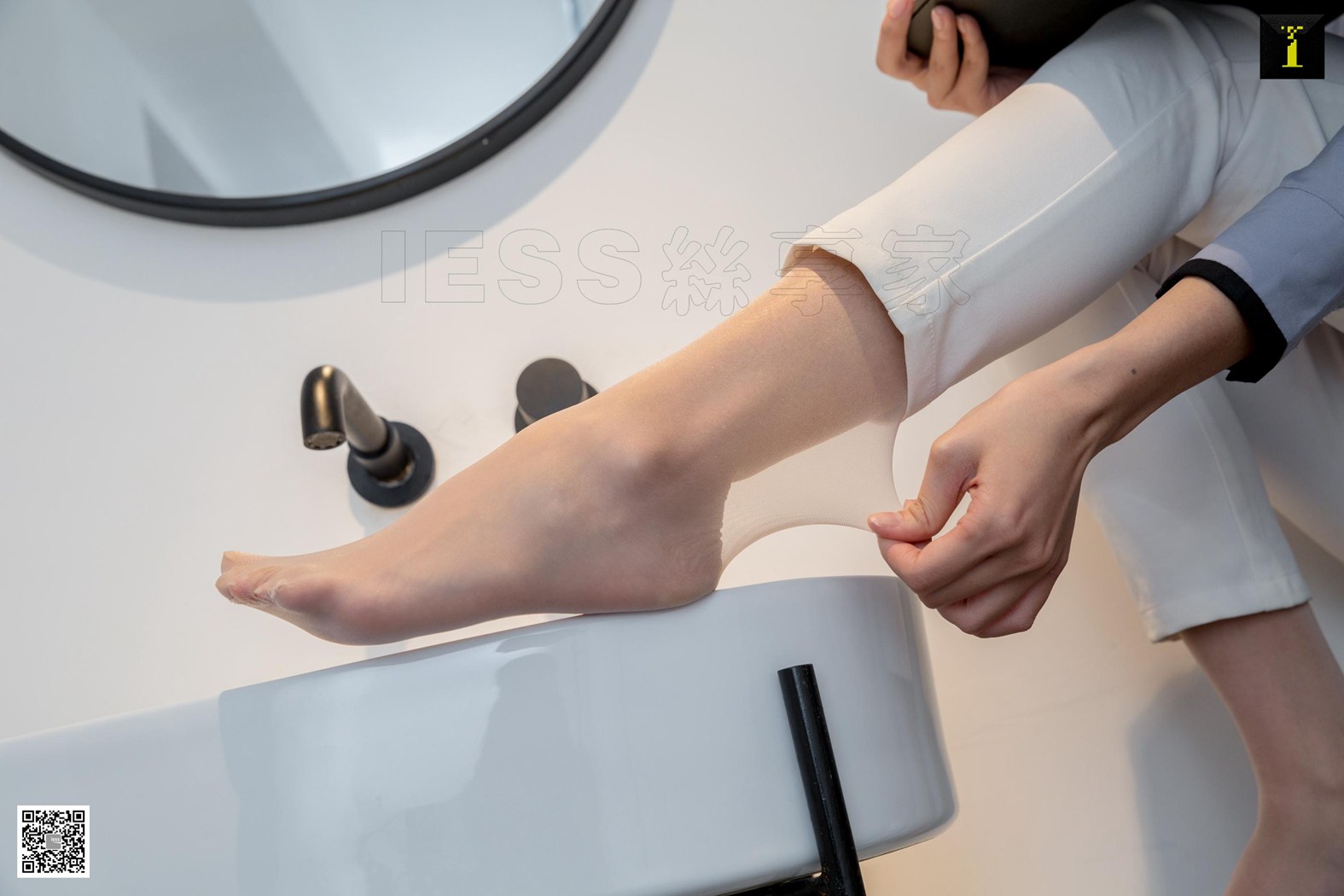 图片[17]-[IESS异思趣向] 2019.05.04 丝享家476 《婉萍简约白色西装裤》婉萍 在线浏览 – 速更版-美库