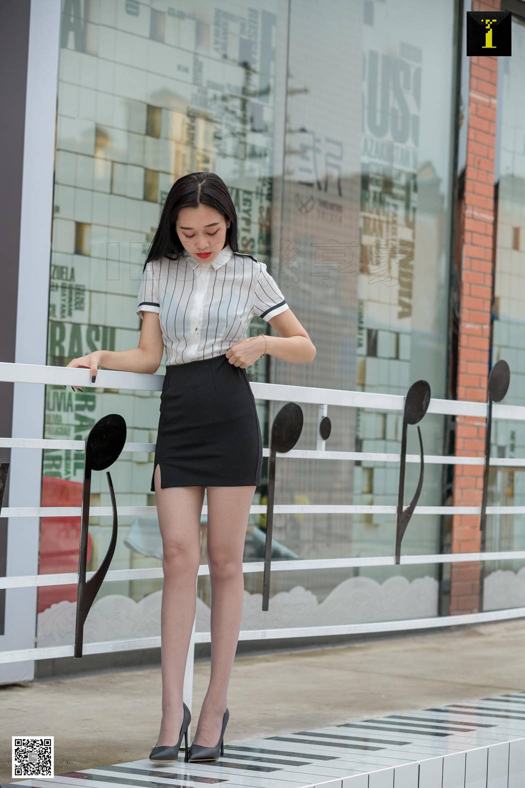 图片[6]-[IESS异思趣向] 2019.09.26 丝享家580：可乐《偶遇白领街拍》在线浏览 – 速更版-美库