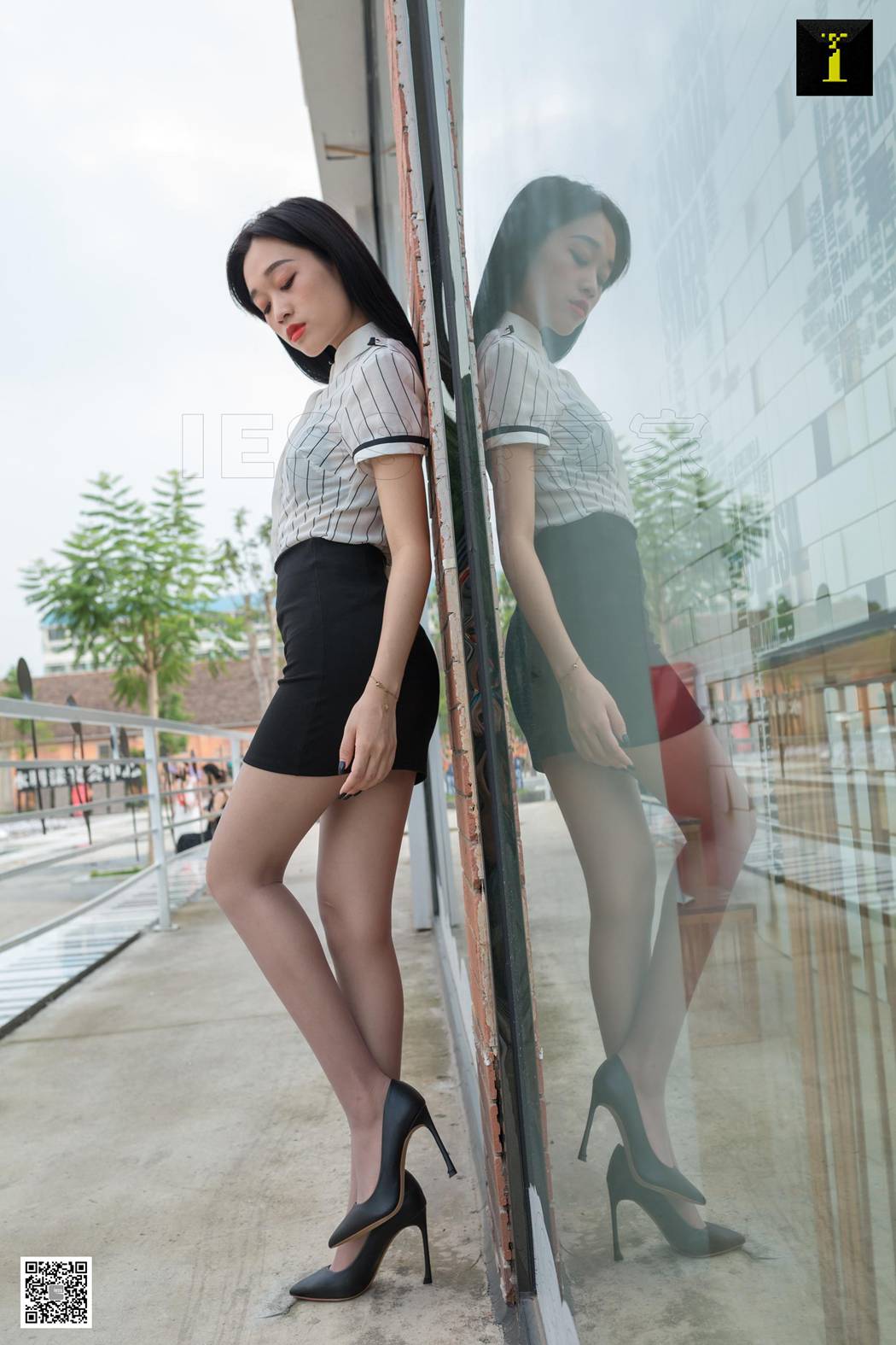 图片[8]-[IESS异思趣向] 2019.09.26 丝享家580：可乐《偶遇白领街拍》在线浏览 – 速更版-美库