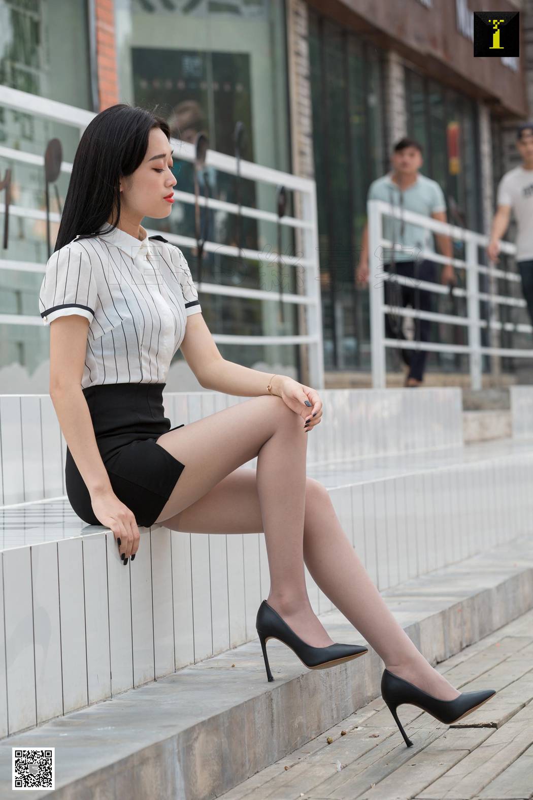 图片[10]-[IESS异思趣向] 2019.09.26 丝享家580：可乐《偶遇白领街拍》在线浏览 – 速更版-美库