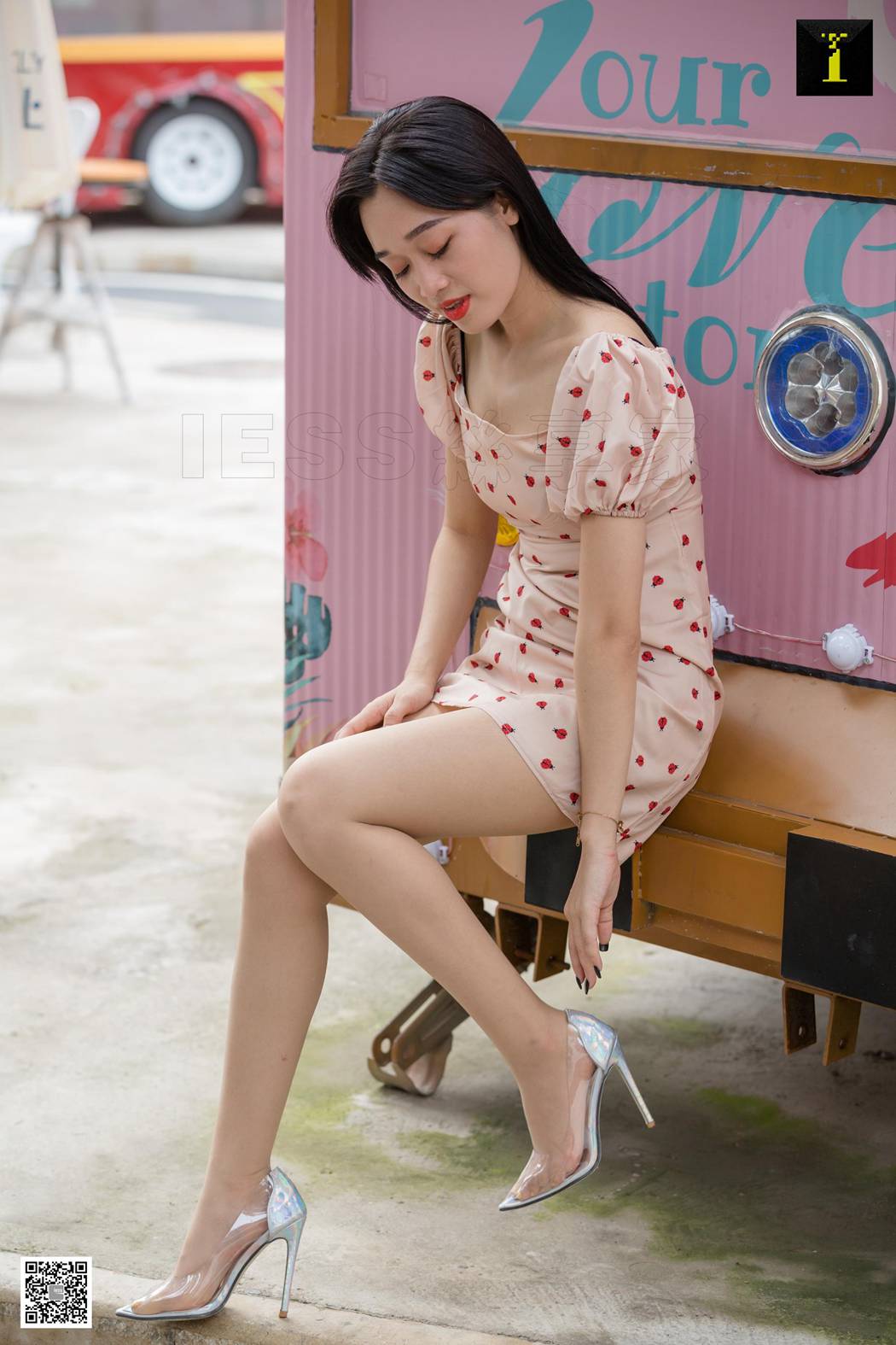 图片[10]-[IESS异思趣向] 2019.10.11 丝享家586：可乐《少女感街拍》在线浏览 – 速更版-美库