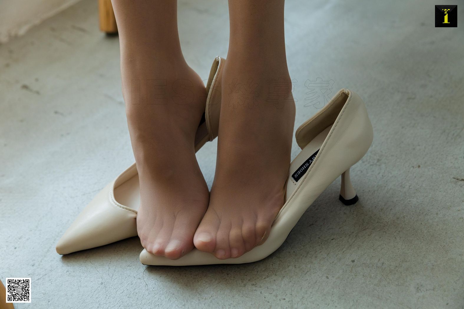 图片[69]-[IESS异思趣向] 2019.10.24 丝享家 595 婉萍《婉萍的紫色小花》在线浏览 – 速更版-美库