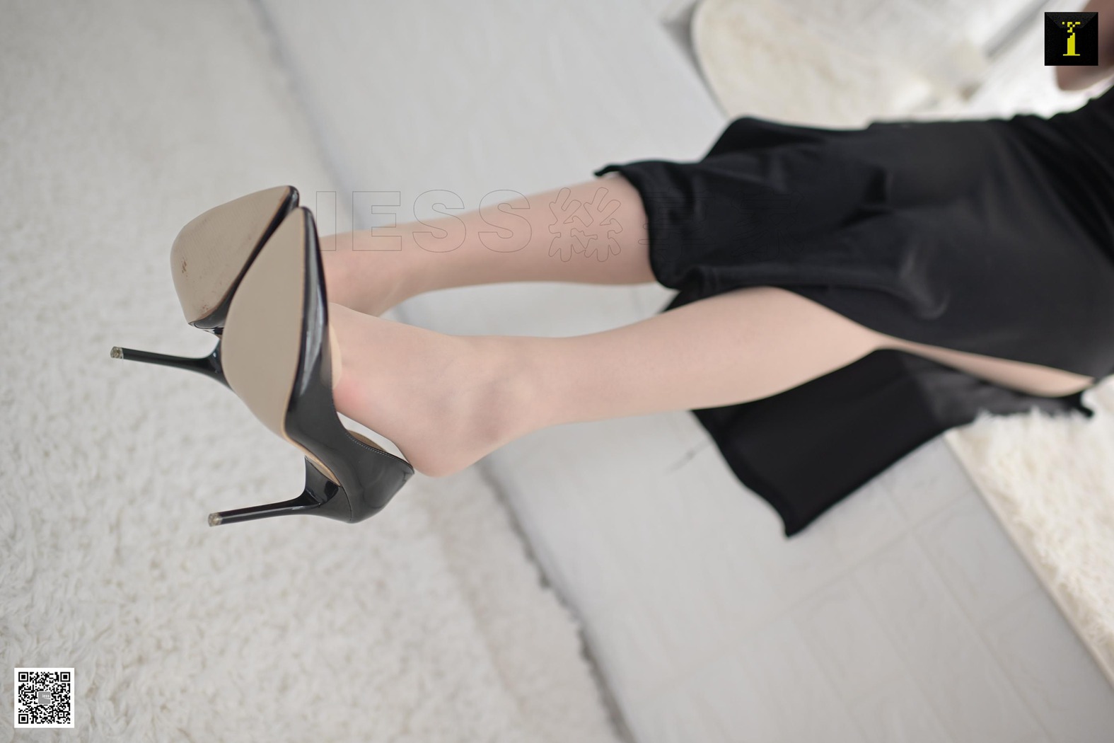 图片[3]-[IESS异思趣向] 2019.11.11 丝享家 607： 秋秋《云芝长款开衩旗袍》在线浏览 – 速更版-美库