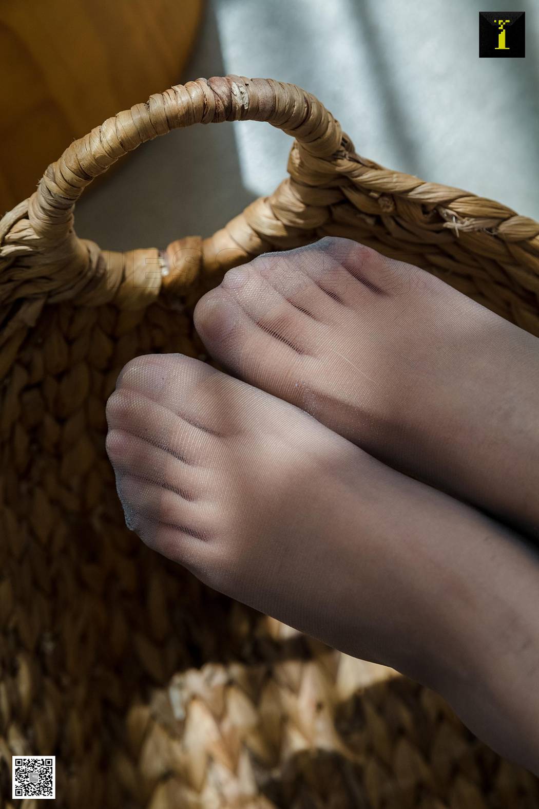 图片[70]-[IESS异思趣向] 2019.11.11 丝享家612： 婉萍《婉萍的青花旗袍》在线浏览 – 速更版-美库