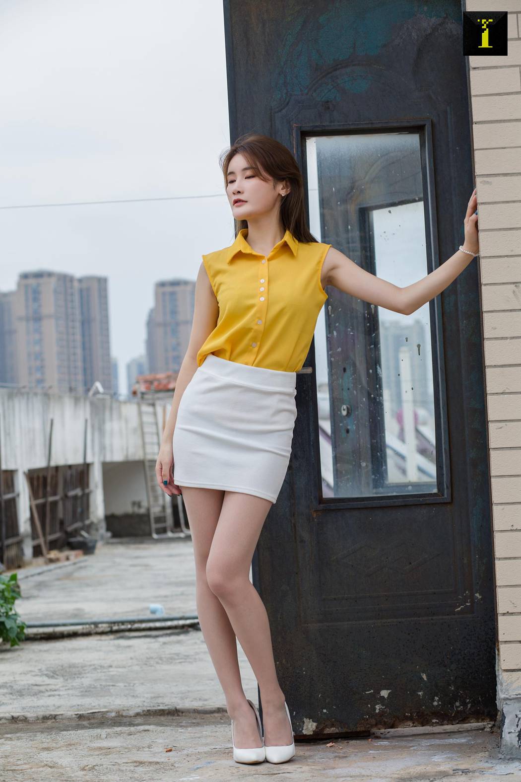 图片[3]-[IESS异思趣向] 2019.11.13 丝享家617：紫薇《楼顶玩耍的紫薇》在线浏览 – 速更版-美库