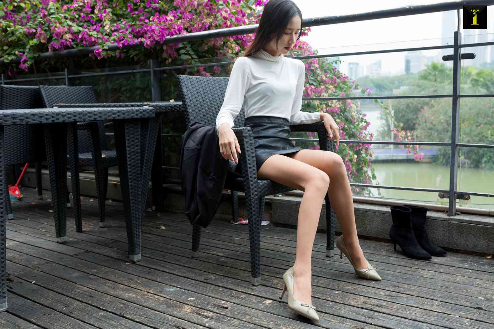 图片[26]-[IESS异思趣向] 2019.12.13 丝享家637：美子《美子与三角梅》在线浏览 – 速更版-美库