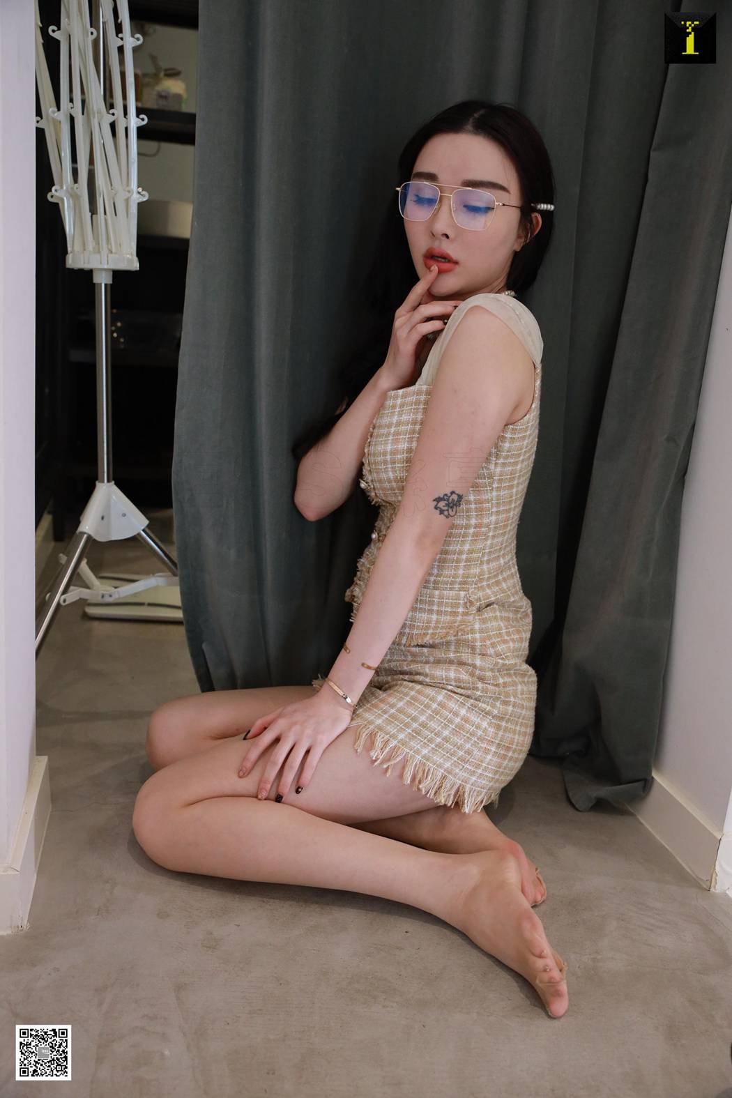 图片[38]-[IESS异思趣向] 2019.12.17 丝享家639： 喵姐《编织包与大长腿》在线浏览 – 速更版-美库