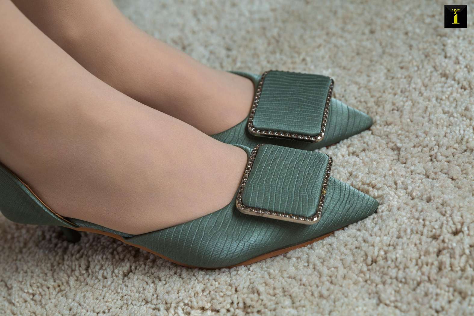 图片[11]-[IESS异思趣向] 2019.12.11 丝享家635：小小《新型脚底一片云》在线浏览 – 速更版-美库