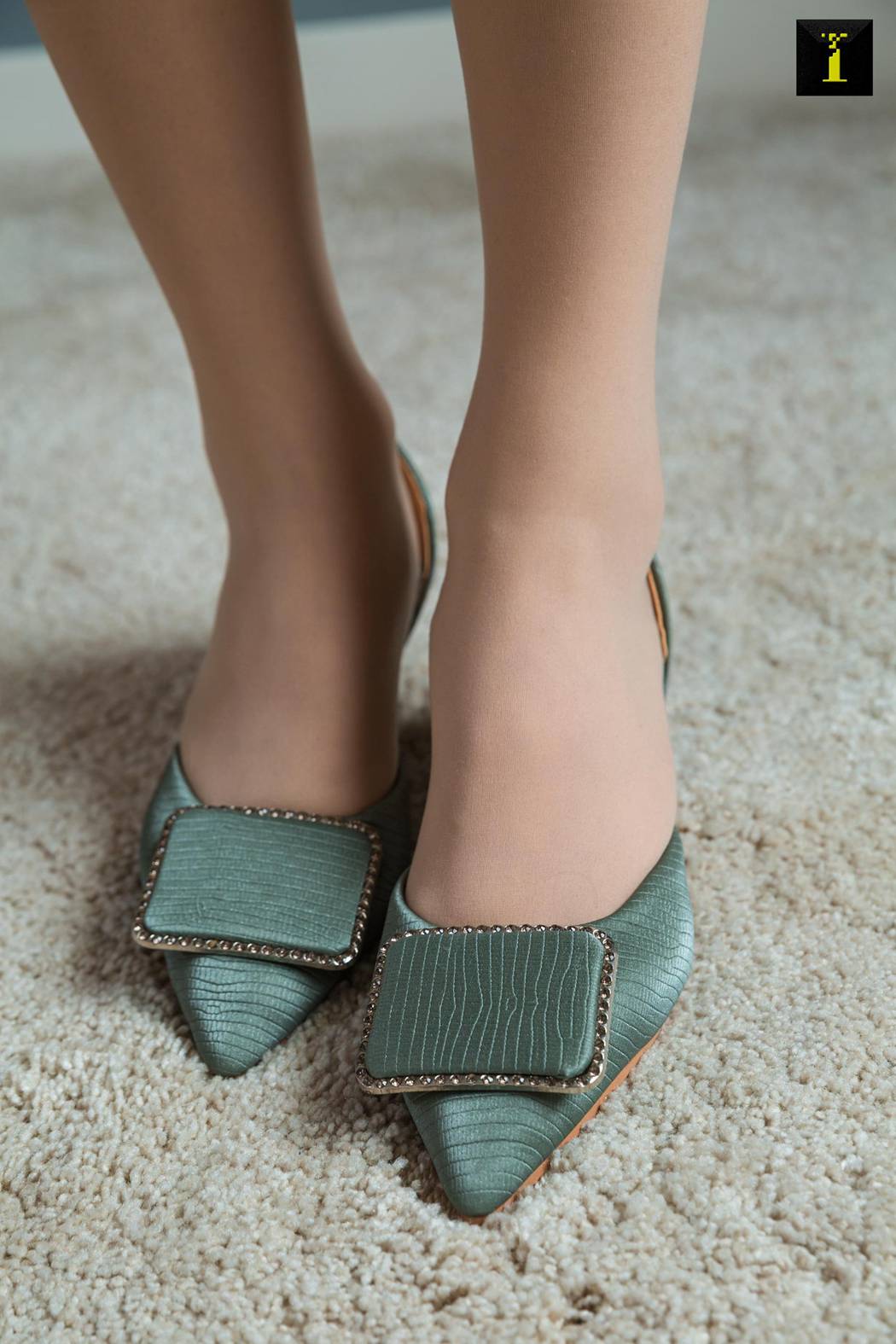 图片[81]-[IESS异思趣向] 2019.12.11 丝享家635：小小《新型脚底一片云》在线浏览 – 速更版-美库