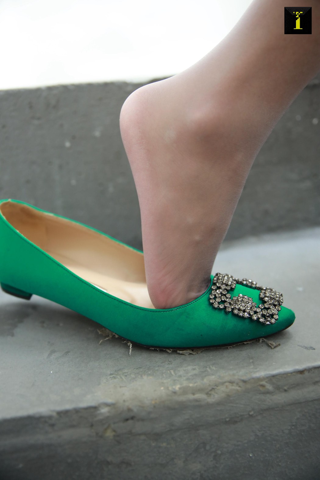 图片[74]-[IESS异思趣向] 2019.12.12 丝享家636：婉萍《婉萍的绿色平底鞋》在线浏览 – 速更版-美库