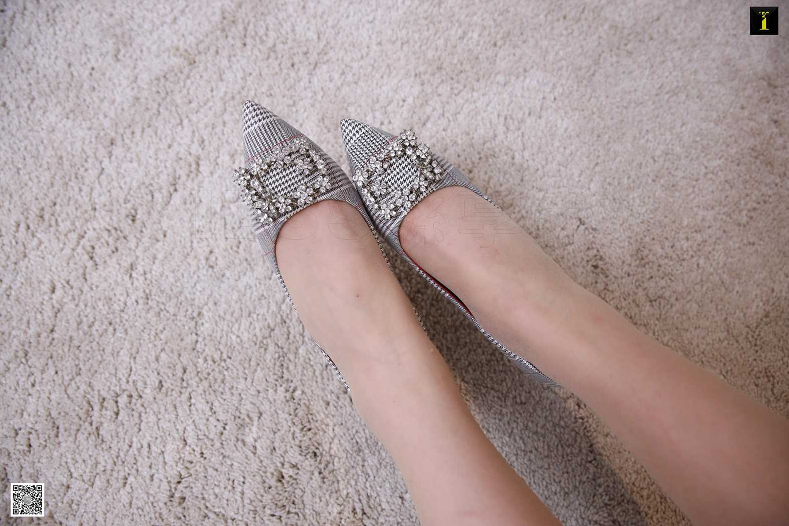 图片[25]-[IESS异思趣向] 2019.12.26 丝享家646：九妹《床边午休的同事》在线浏览 – 速更版-美库