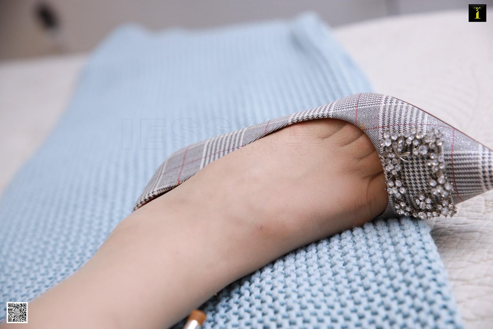 图片[36]-[IESS异思趣向] 2019.12.26 丝享家646：九妹《床边午休的同事》在线浏览 – 速更版-美库