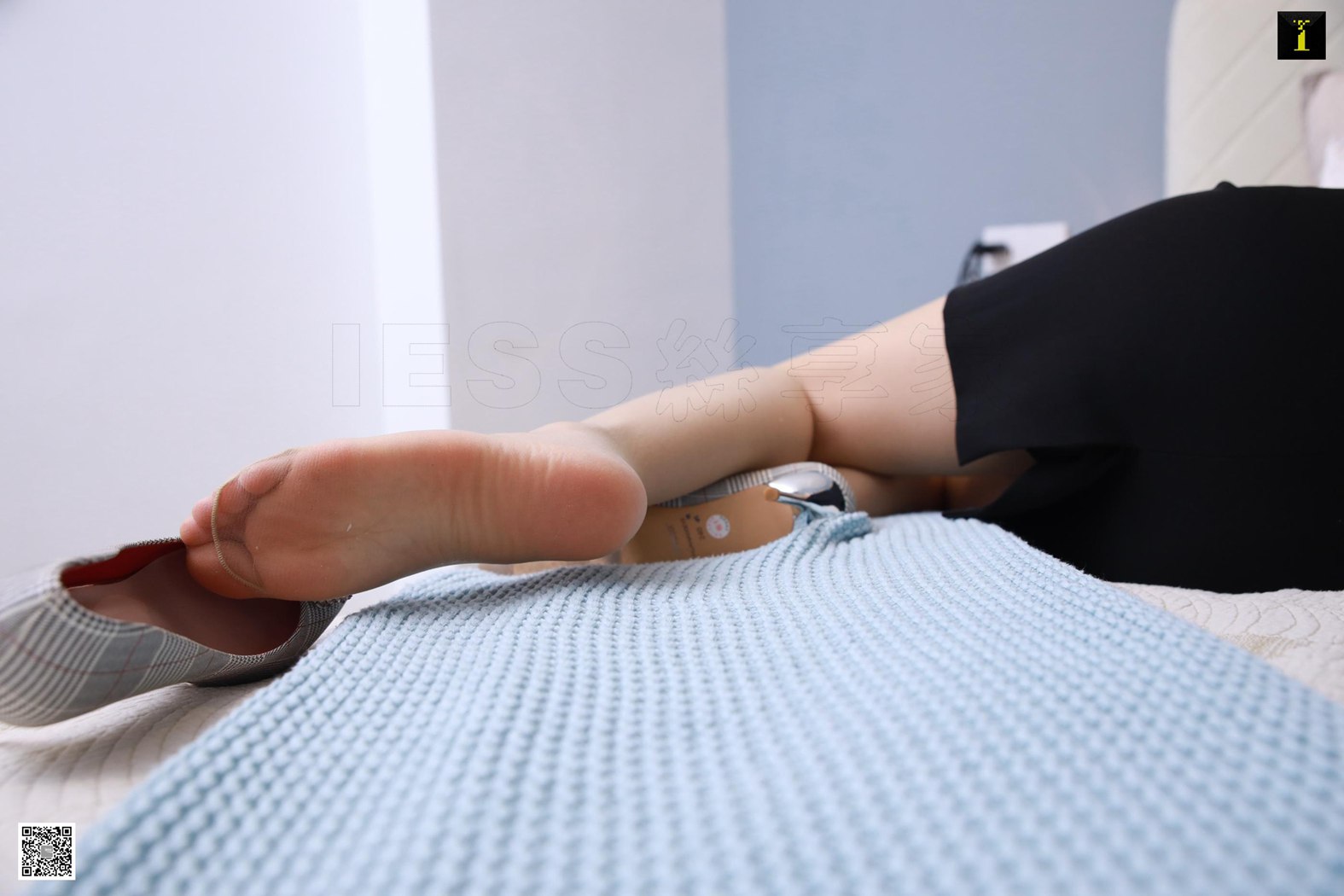 图片[96]-[IESS异思趣向] 2019.12.26 丝享家646：九妹《床边午休的同事》在线浏览 – 速更版-美库